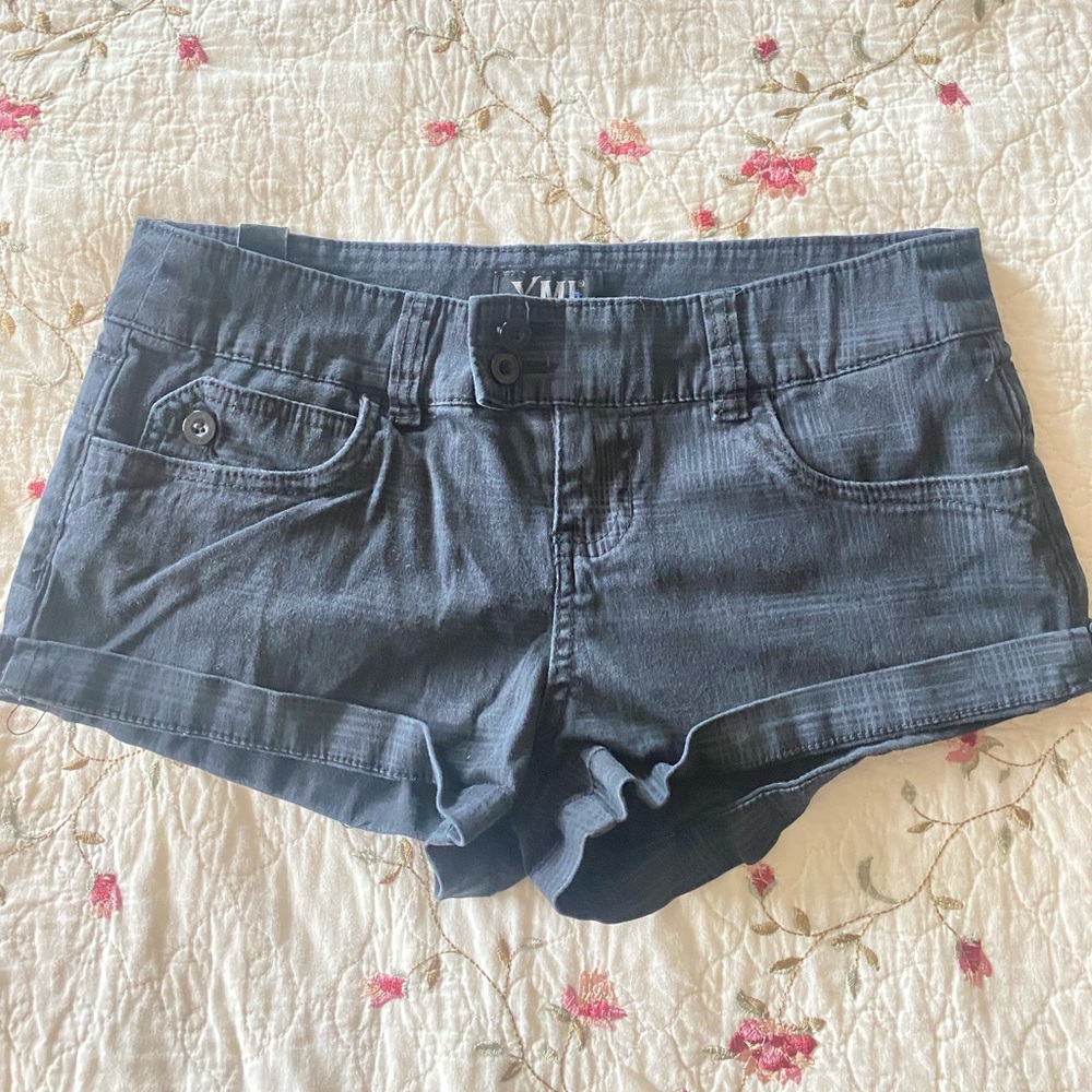 Black Cargo Shorts <3